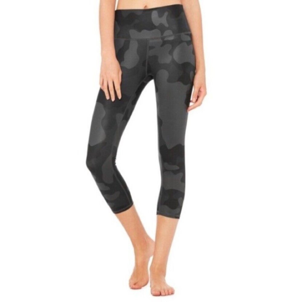 ALO Airbrush Cropped Camo Leggings Black Womens Large Athletic High Waist
